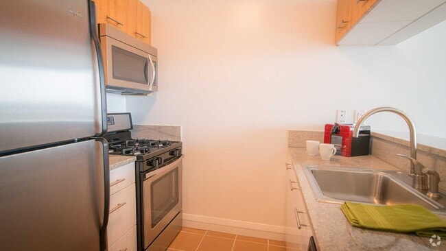 Building Photo - 800 Sixth Avenue Unit 33B Rental