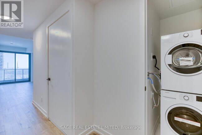 Photo - 35 Parliament St Unit 1712