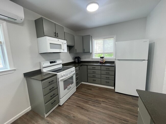 Building Photo - Modern, Fully Renovated Two-Story Apartment – $1,850/month | Pittsfield, MA Unit 1745