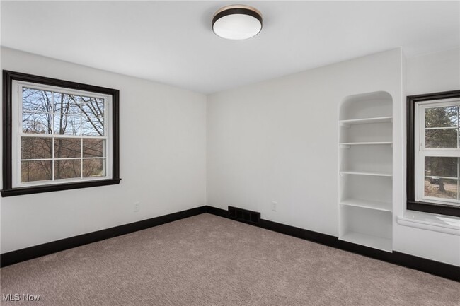 Photo - 5205 Harper Rd