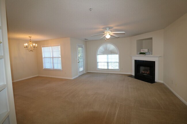 823 Scholastic Dr