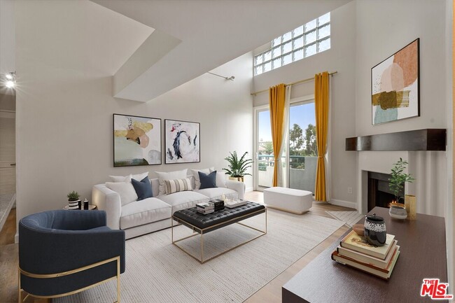 Building Photo - 12773 Caswell Ave Unit 303