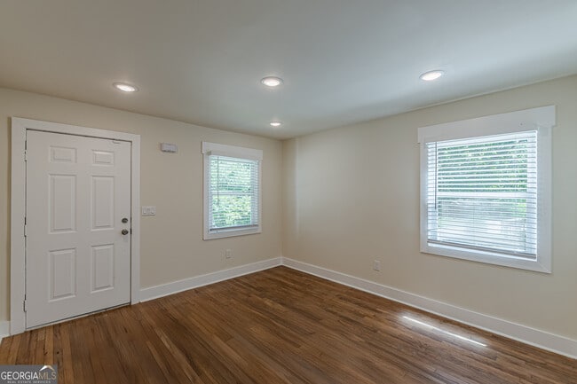 Photo - 1739 Cahoon St SW