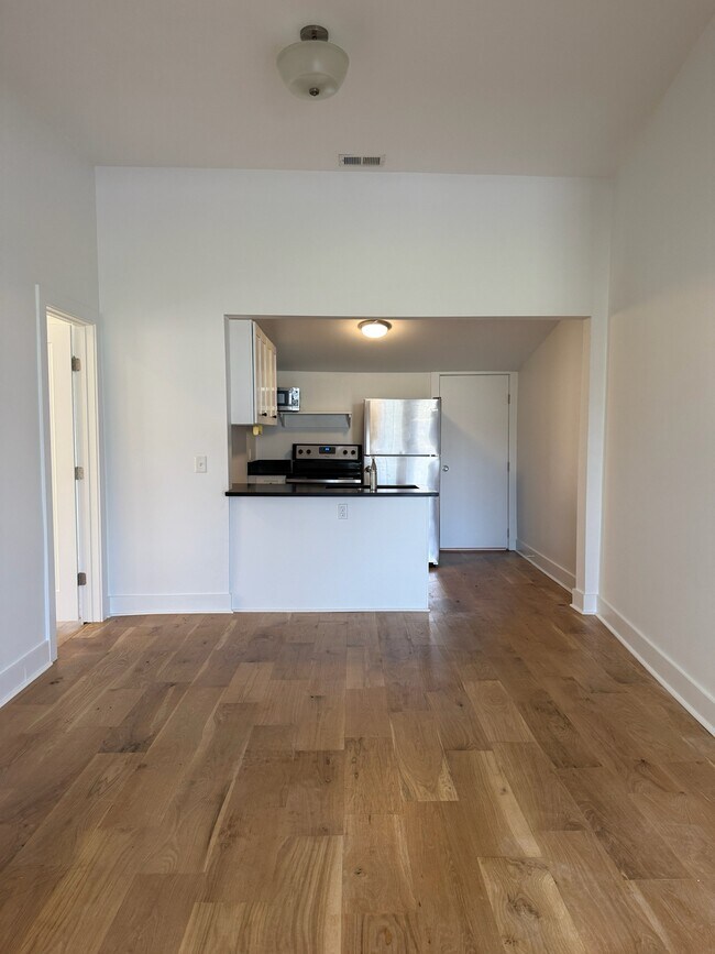 Photo - 17 W 45th St