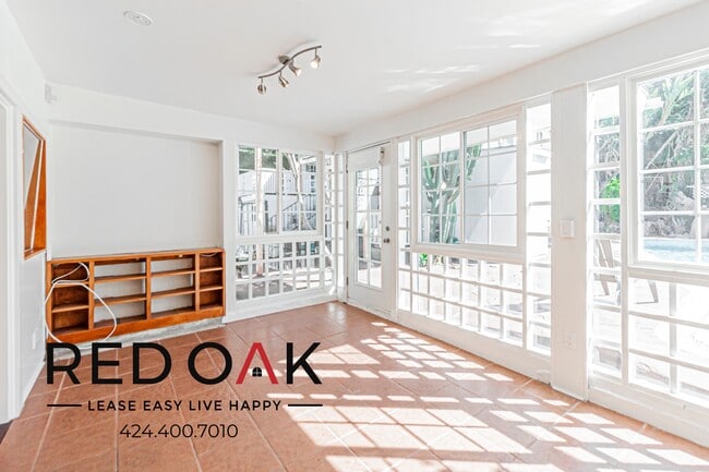 Building Photo - 2132 Cove Ave Unit 2132 Rental