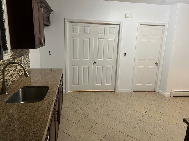 Photo - 11 Meadow St Unidad 1st Floor