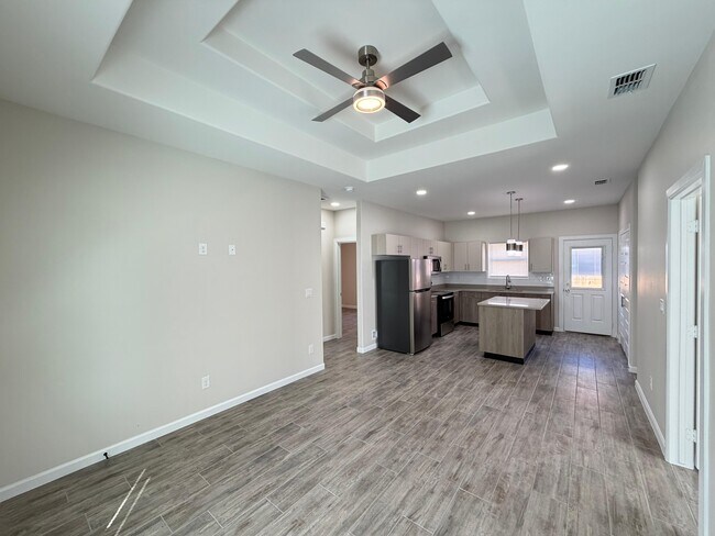3900 Ventura Ave Unit 1