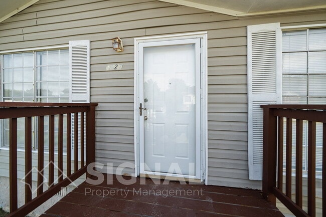 Photo - 1827 Huntington Dr