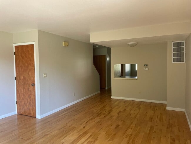 Photo - 2 Bed/1.5 Bath Condo Close to UIHC!