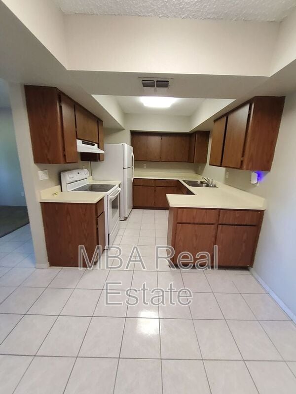 Photo - 4444 E Paradise Village Pkwy N Unidad #231 Rental