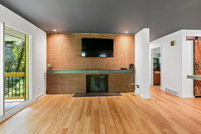 Photo - 68 Wilshire Dr