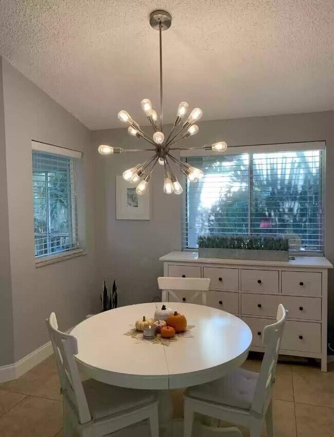 Photo - 20304 Glenmoor Dr