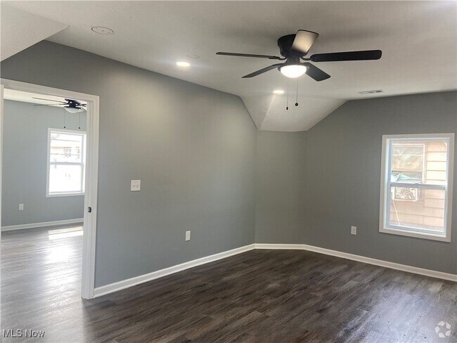 Building Photo - 3440 Sackett Ave Unit Up Rental