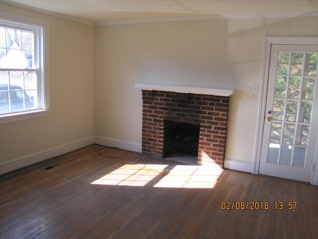 Photo - 7609 Woodman Rd Unidad 1 - Downstairs
