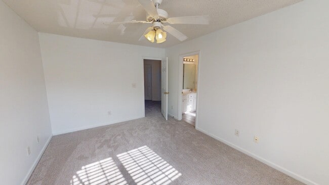 Photo - 1148 Academic Dr