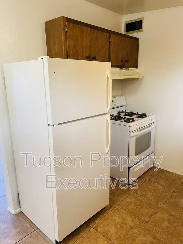 Photo - 4225 E Lee St