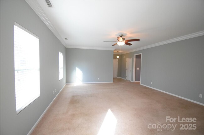 Photo - 3296 Saddlebrook Dr