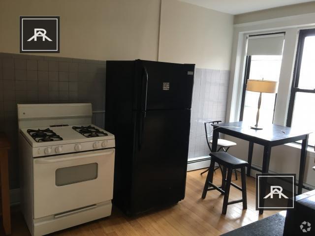 Building Photo - 4 bedroom in Brighton MA 02135 Unit 4 Rental