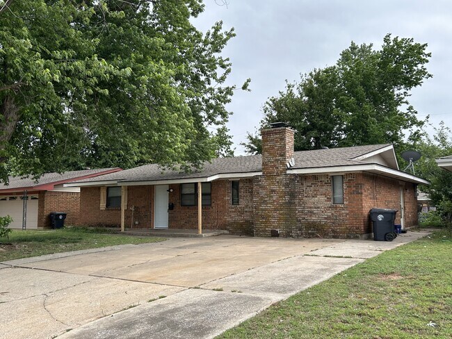 Photo - 8300 NW 38th St