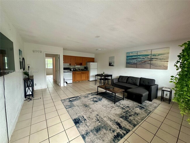 Photo - 3100 NE 9th St Apartamento Unidad 1