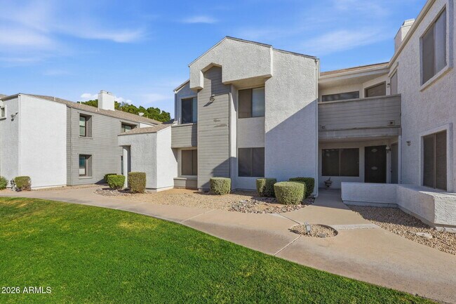 Photo - 9209 N 59th Ave Unidad 205