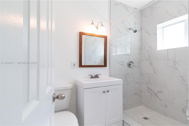 Photo - 8430 Harding Ave Unidad 4A