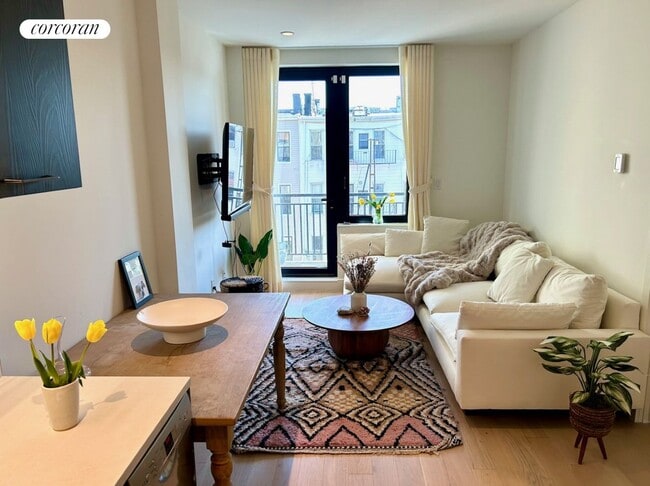 Photo - 738 Grand St Condo