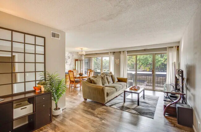 Photo - 6300 Barrie Rd Unit 2B