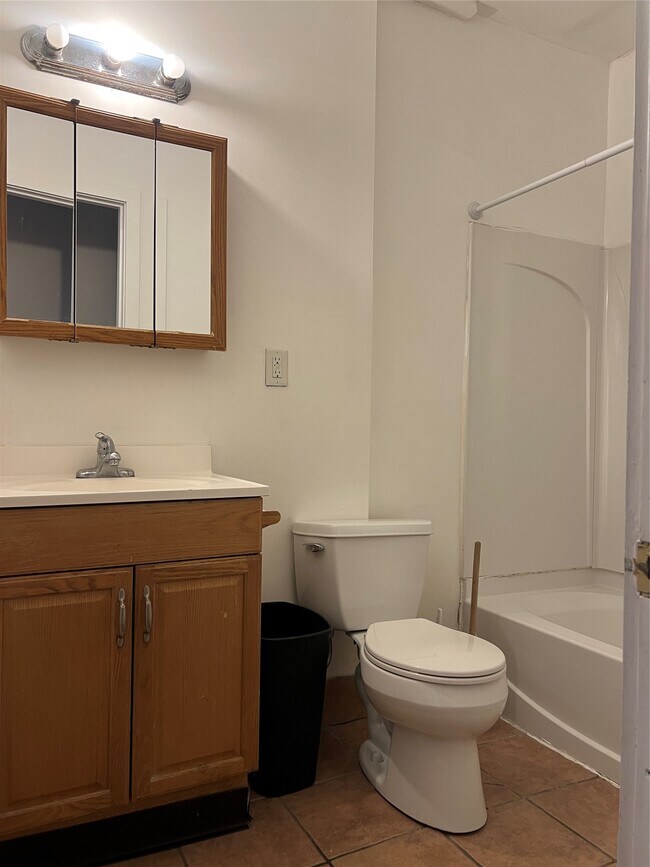 Photo - 47 Carroll St Unit 1R