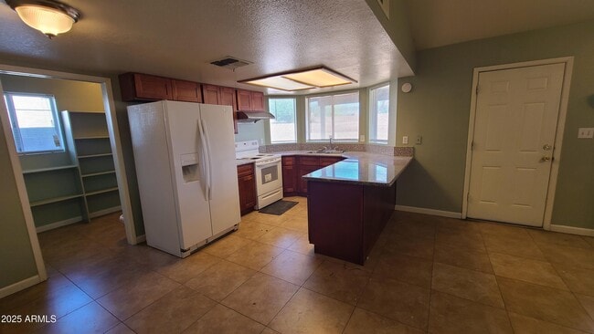 Photo - 3105 S Rogers