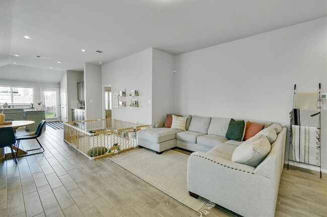 Photo - 121 Crescent St