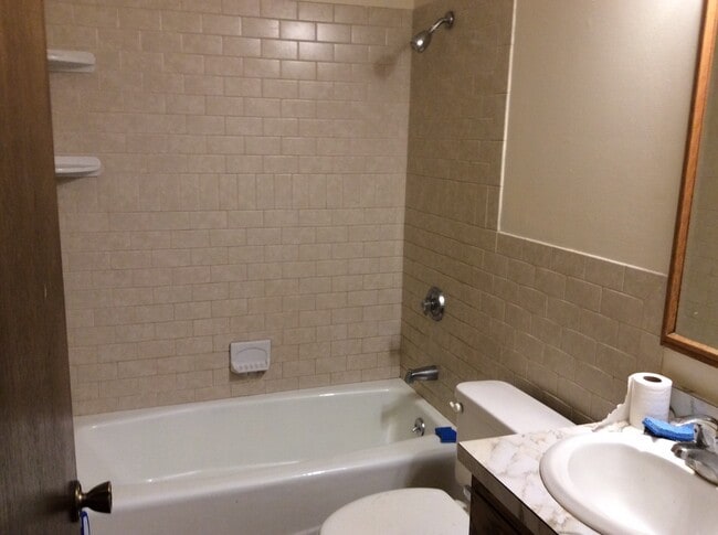 Photo - 1460 Meadow Ln