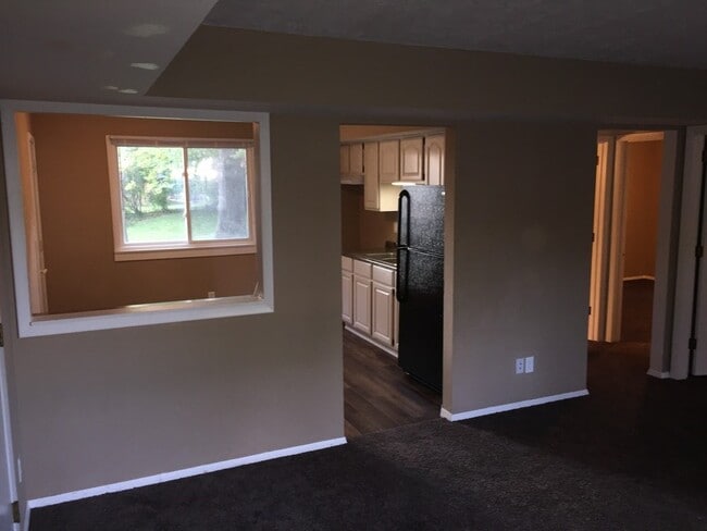 Building Photo - 3207 N. Peoria Avenue Unit 4