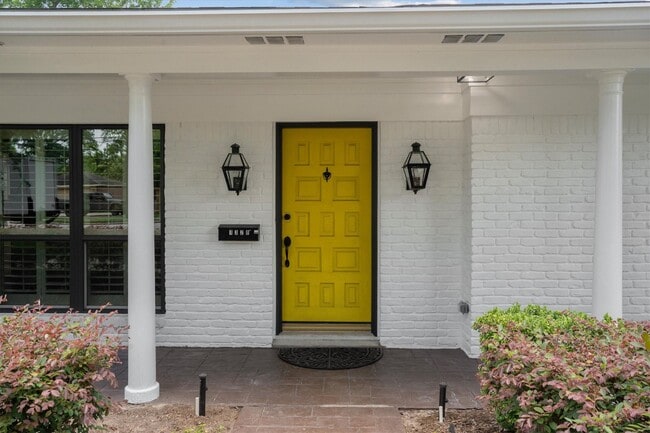 Photo - 1328 Bingle Rd