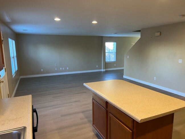 Photo - 8870 Sunset Breeze Dr