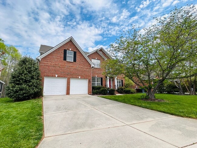 Photo - Incredible 4 bedroom/5 bath Tri-level home in Willoughby Park in NW Greensboro with finished base...