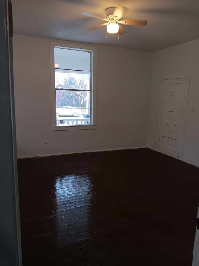 Photo - 301 E Brin St Unidad B