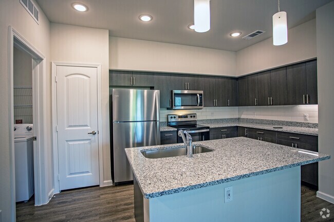 B1 - 2BR, 2BT - 995SF