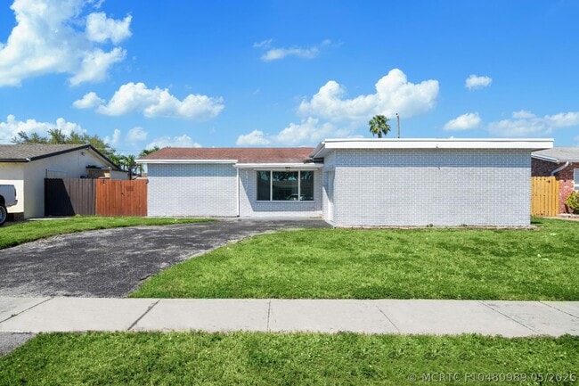 11371 NW 40th Pl