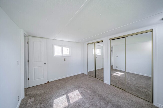 Photo - 1452 Huckleberry St