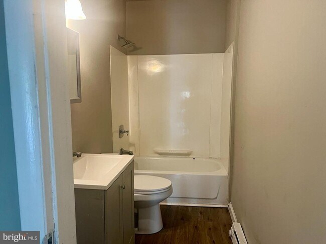 Photo - 120 N Congress Ave