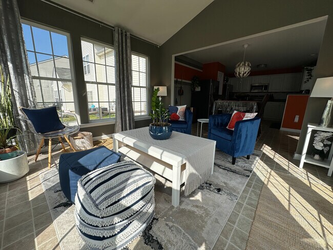 Photo - Room in House on Sunburst Ln