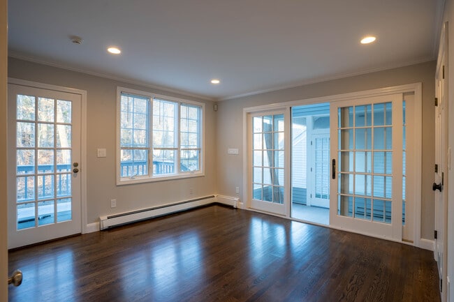 Photo - 40 Puddingstone Ln