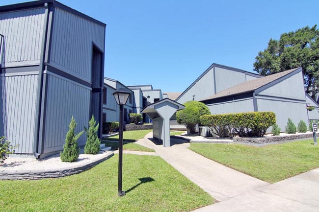 Building Photo - Cedars