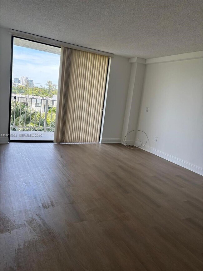 Photo - 2350 NE 135th St Unit 501