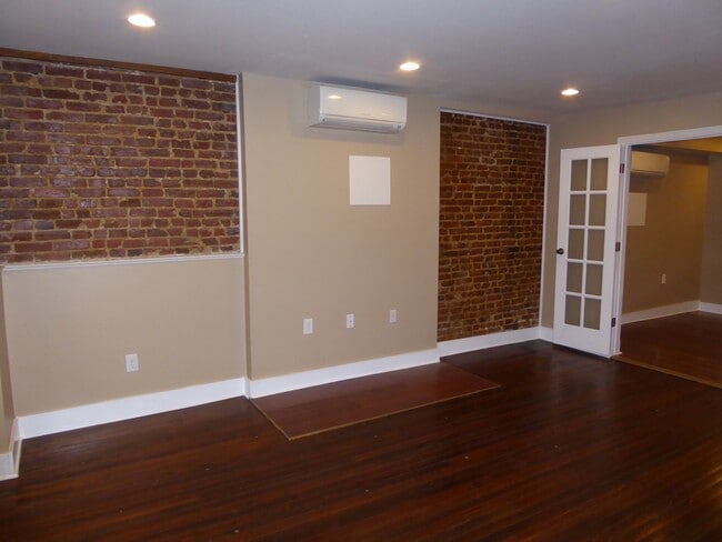 Photo - 106 9th St SE