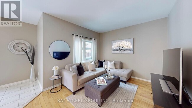 Photo - 7229 Dime Crescent