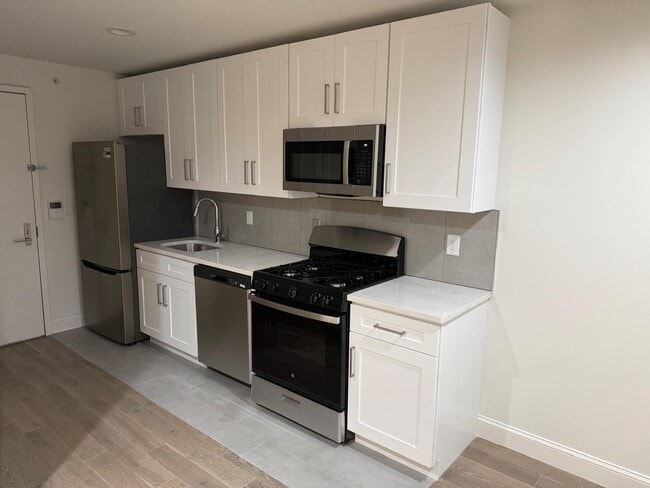 186 Market - 302 - Kitchen - 186 Market St