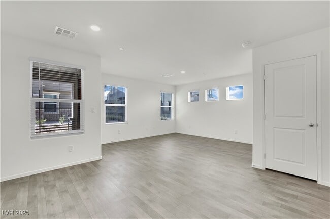 Photo - 1133 Scarlet Sparrow St