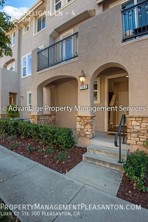 Building Photo - 110 Heligan Ln Unit 4